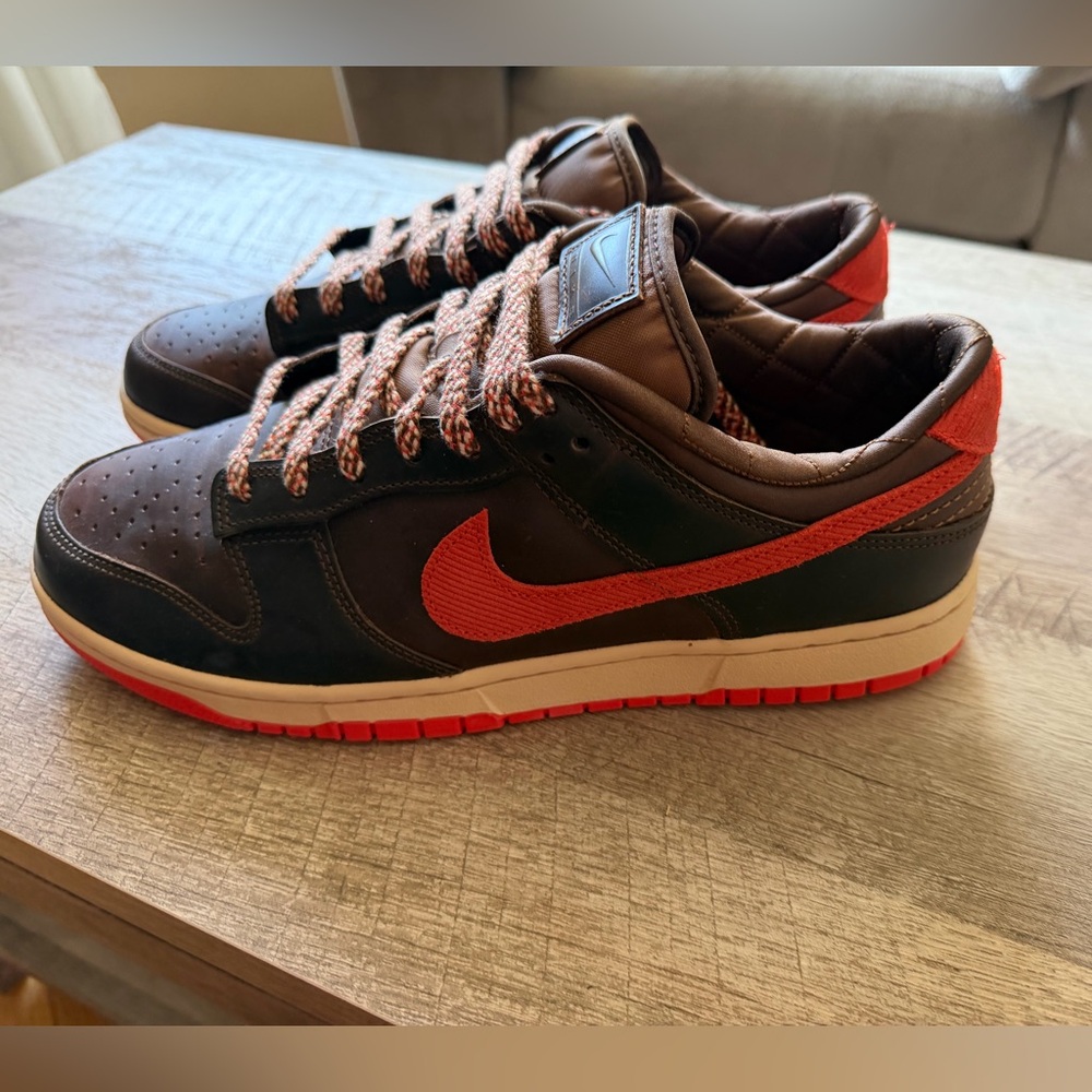 Nike Dunk Low Retro sneakers in the "Light British Tan and Picante Red" colorway